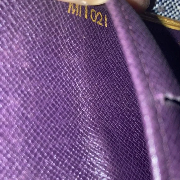 LV Epi Marco Snap Wallet, It is in good Condition!! Please look at Pictures!! - Picture 12 of 12